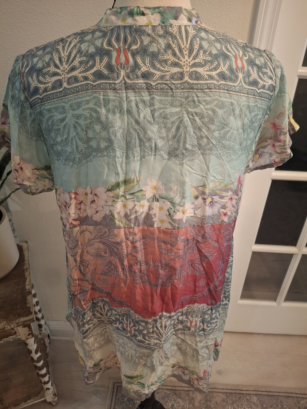 Johnny Was Multicolor Floral Ombre Silk Tunic - Red, Blue, Cream - Picture 4 of 6